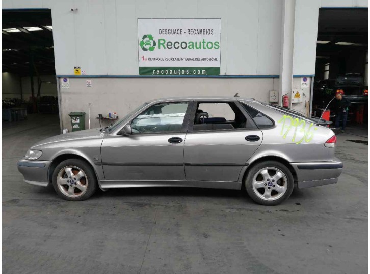 saab 9-3 berlina del año 2001
