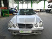 mercedes-benz clase e (w210) berlina del año 2001