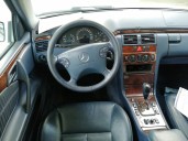 mercedes-benz clase e (w210) berlina del año 2001