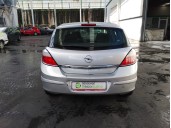 opel astra h berlina del año 2004