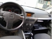 opel astra h berlina del año 2004