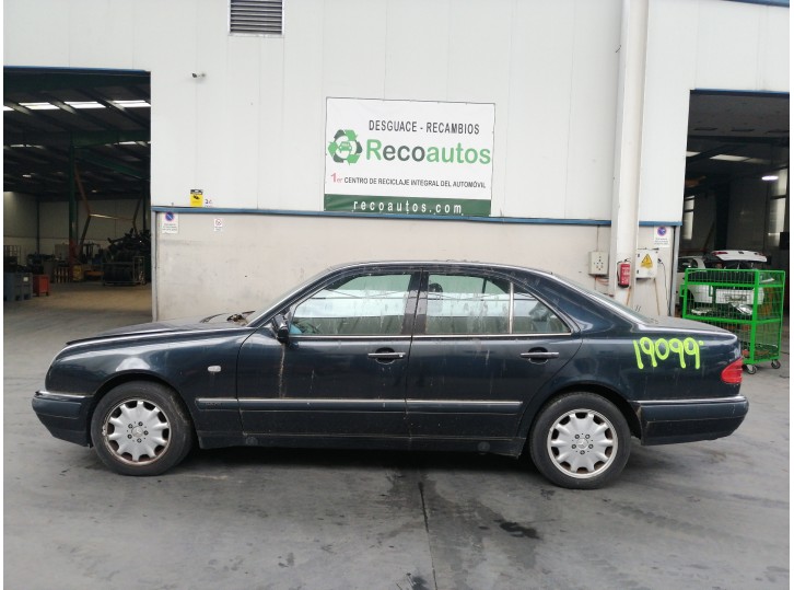 mercedes-benz clase e (w210) berlina del año 1997