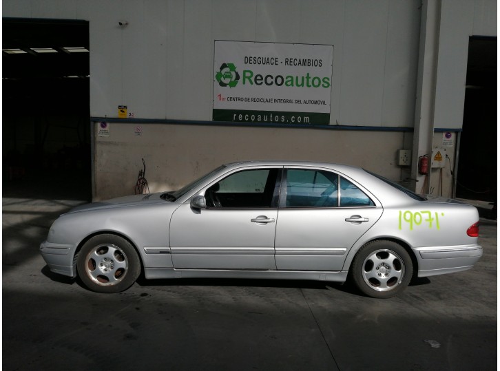 mercedes-benz clase e (w210) berlina diesel del año 2001