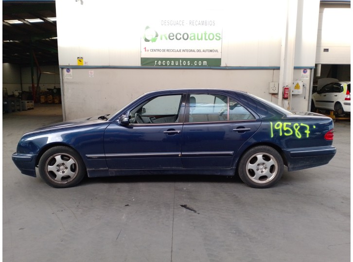 mercedes-benz clase e (w210) berlina del año 1999