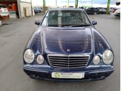 mercedes-benz clase e (w210) berlina del año 1999