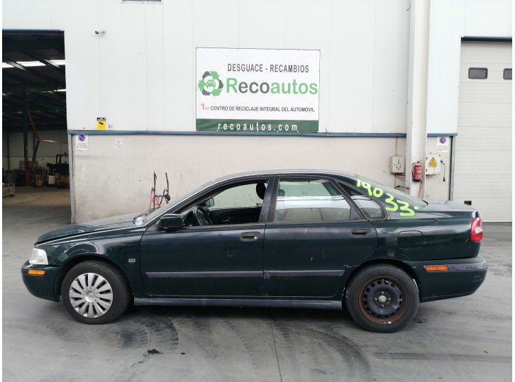 volvo s40 berlina del año 2000