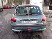 peugeot 206 berlina del año 2000