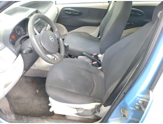 Recambio de mando elevalunas delantero derecho para toyota yaris 1.5 16v cat referencia OEM IAM 840400D020 2900V12 