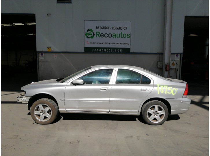 volvo s60 berlina del año 2004