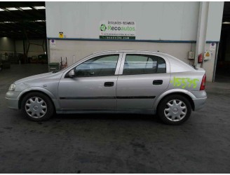 opel astra g berlina del año 2000