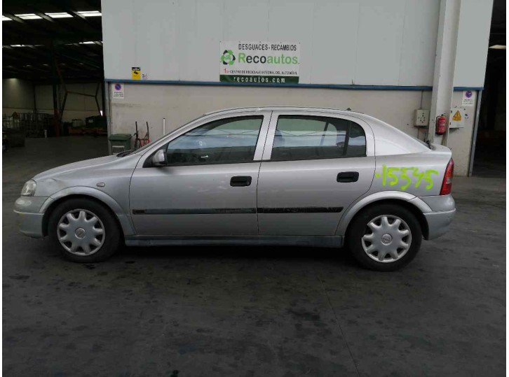opel astra g berlina del año 2000
