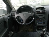 opel astra g berlina del año 2000