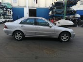 mercedes-benz clase c (w203) berlina del año 2001