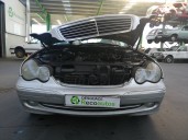 mercedes-benz clase c (w203) berlina del año 2001