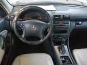 mercedes-benz clase c (w203) berlina del año 2001