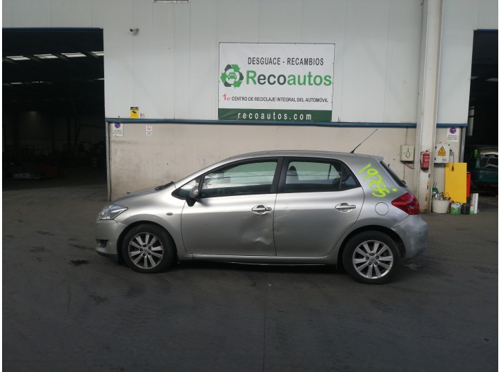 toyota auris del año 2009