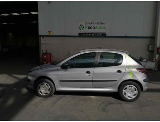 peugeot 206 berlina del año 2001