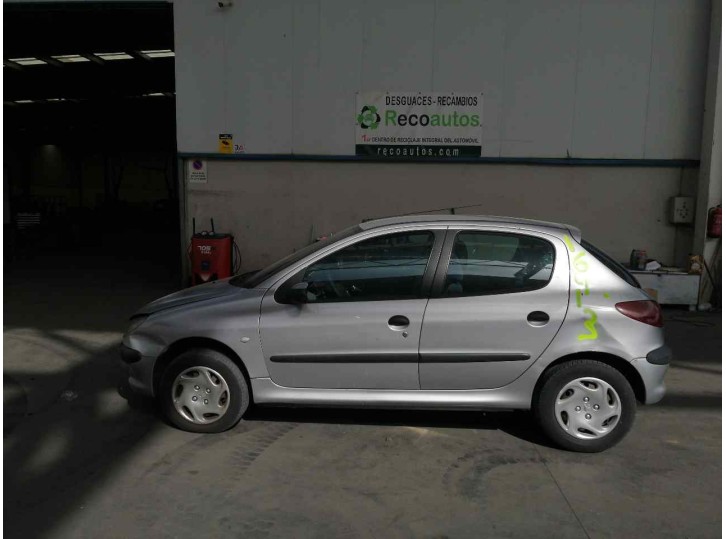 peugeot 206 berlina del año 2001