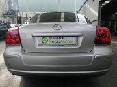toyota avensis berlina (t25) del año 2004