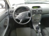 toyota avensis berlina (t25) del año 2004