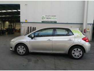 toyota auris del año 2008