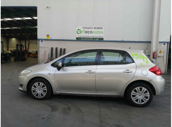 toyota auris del año 2008