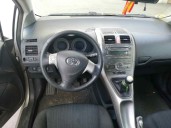 toyota auris del año 2008