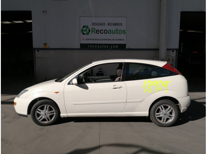 ford focus berlina (cak) del año 2001