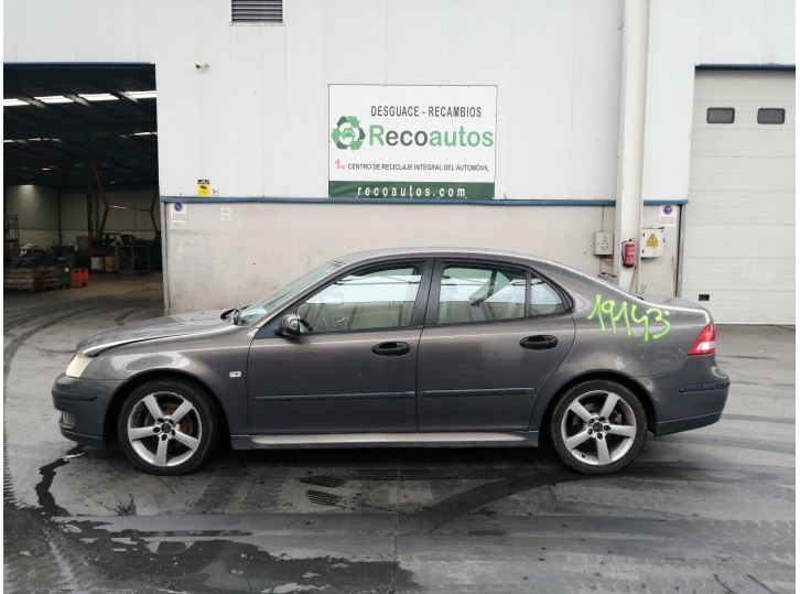 saab 9-3 berlina del año 2004
