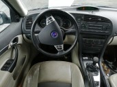 saab 9-3 berlina del año 2004