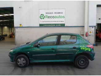 peugeot 206 berlina del año 2000