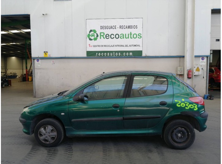 peugeot 206 berlina del año 2000
