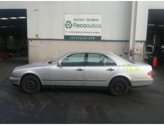 mercedes-benz clase e (w210) berlina del año 1999