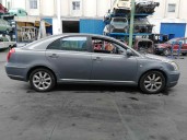 toyota avensis berlina (t25) del año 2003