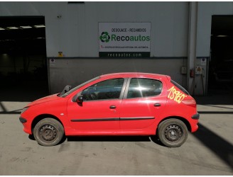 peugeot 206 berlina del año 2001