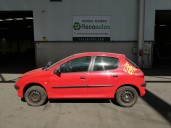 peugeot 206 berlina del año 2001