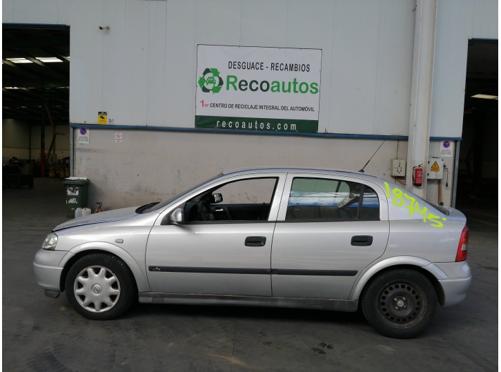 opel astra g berlina del año 2001
