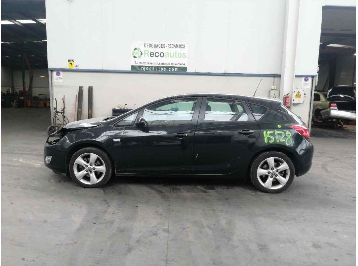 opel astra j lim. del año 2012