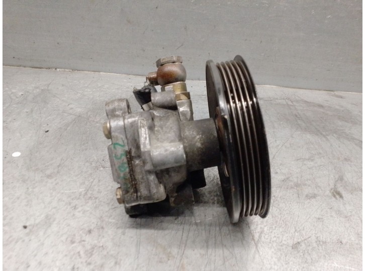 Recambio de bomba servodireccion para audi a4 berlina (b5) 1.8 referencia OEM IAM 8D0145156K  8D0145156K