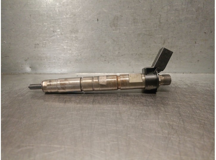 Recambio de inyector para bmw 5 (f10) 530 d referencia OEM IAM 780542803  