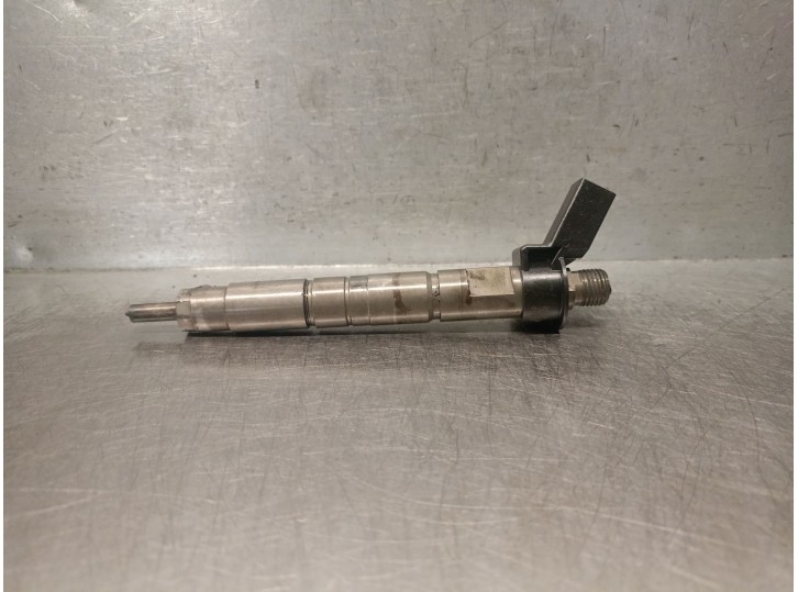 Recambio de inyector para bmw 5 (f10) 530 d referencia OEM IAM 780542803 