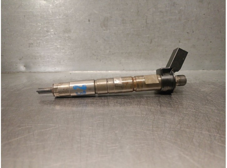 Recambio de inyector para bmw 5 (f10) 530 d referencia OEM IAM 780542803 