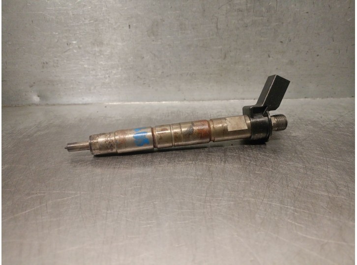 Recambio de inyector para bmw 5 (f10) 530 d referencia OEM IAM 780542803 