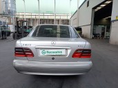 mercedes-benz clase e (w210) berlina diesel del año 2001