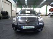 toyota avensis berlina (t25) del año 2005