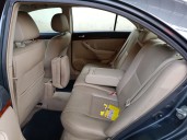 toyota avensis berlina (t25) del año 2005