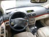 toyota avensis berlina (t25) del año 2005