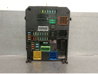 Recambio de caja reles / fusibles para citroën c4 picasso ii 1.6 bluehdi 120 referencia OEM IAM 9806687980 A2C38848700 CONTINEN