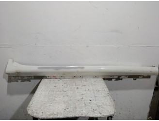 Recambio de faldon lateral para bmw x4 (f26) xdrive 35 d referencia OEM IAM 51778052076  51778052076