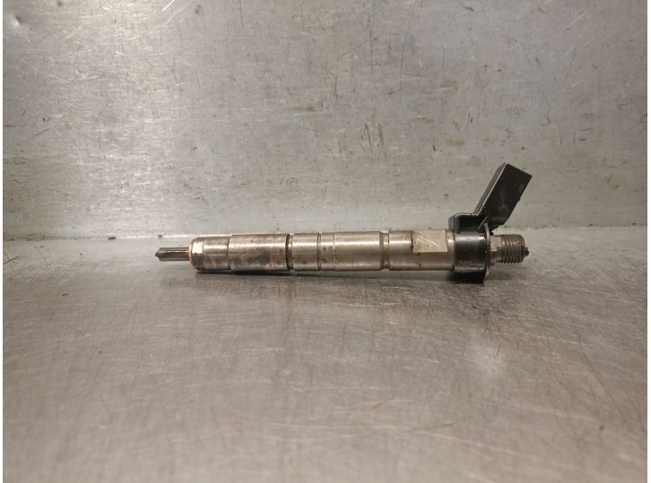 Recambio de inyector para bmw x3 (e83) 2.0d referencia OEM IAM 7797877 7797877 